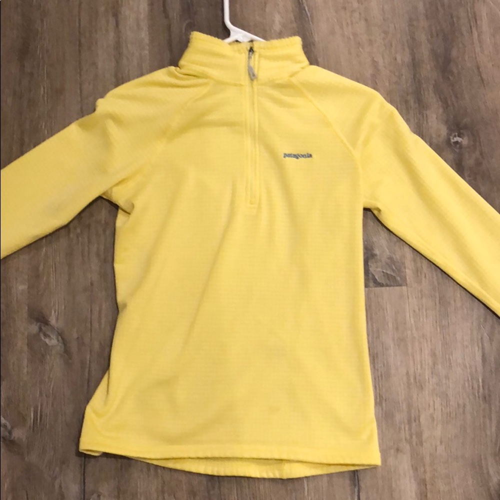 PATAGONIA QUARTER ZIP